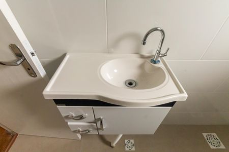 Casa de condomínio à venda com 170m², 3 quartos e 2 vagasBanheiro