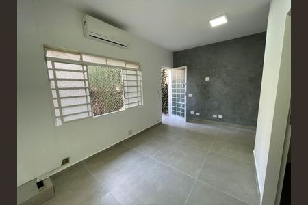 Casa à venda com 3 quartos, 259m² em Campo Belo, São Paulo