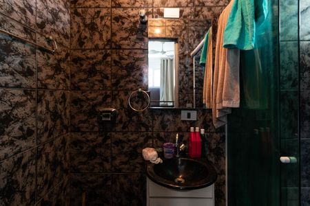 Apartamento à venda com 109m², 2 quartos e sem vagaBanheiro da Suíte