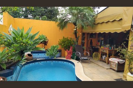 Casa à venda com 180m², 3 quartos e 2 vagas