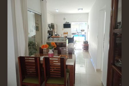 Casa à venda com 2 quartos, 72m² em Marazul, Niterói