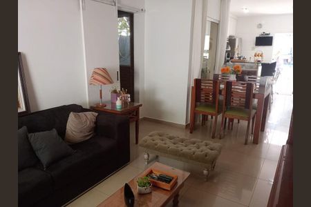 Casa à venda com 2 quartos, 72m² em Marazul, Niterói