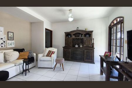 Casa à venda com 3 quartos, 186m² em Maravista, Niterói