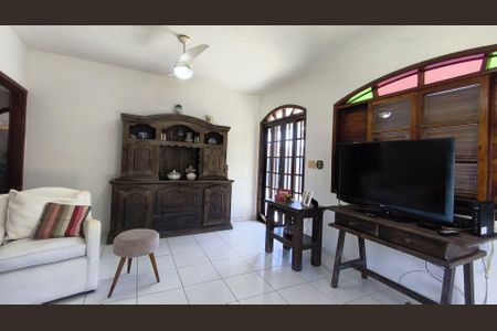 Casa à venda com 3 quartos, 186m² em Maravista, Niterói
