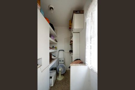 Apartamento à venda com 119m², 2 quartos e 1 vaga Apartamento à venda com 119m², 2 quartos e 1 vagaÁrea de serviço