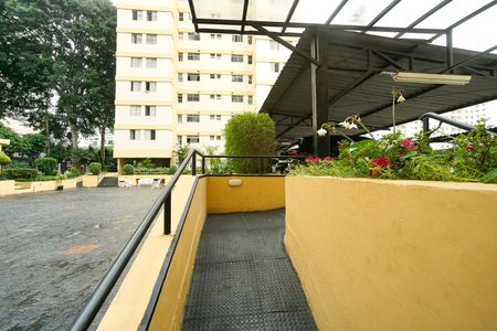 Apartamento à venda com 119m², 2 quartos e 1 vaga Apartamento à venda com 119m², 2 quartos e 1 vagaRampa de acesso à garagem