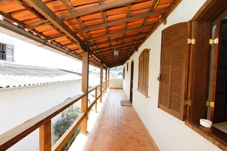 Casa à venda com 360m², 4 quartos e 4 vagasVaranda casa 1