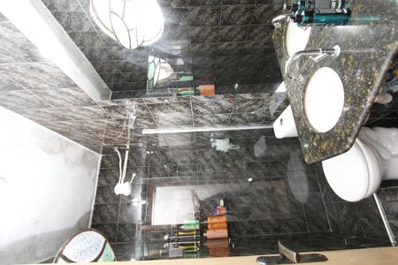 Casa à venda com 360m², 4 quartos e 4 vagasbanheiro casa 2