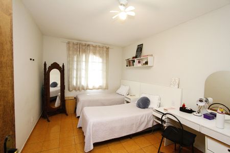 Casa à venda com 360m², 4 quartos e 4 vagas Quarto 6 Casa 2