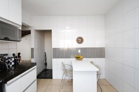 Casa à venda com 360m², 4 quartos e 4 vagasCozinha casa 2