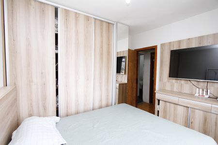 Casa à venda com 360m², 4 quartos e 4 vagasQuarto 5 Casa 2