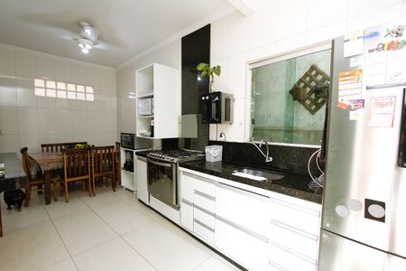 Casa à venda com 360m², 4 quartos e 4 vagasCozinha casa 1