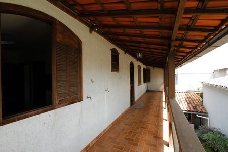 Casa à venda com 360m², 4 quartos e 4 vagasVaranda casa 1