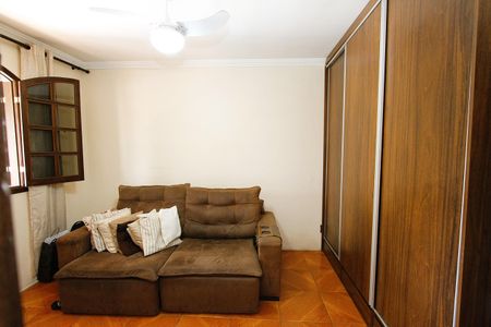 Casa à venda com 360m², 4 quartos e 4 vagasQuarto 2 - Suíte