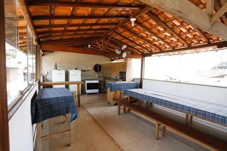 Casa à venda com 360m², 4 quartos e 4 vagasChurrasqueira