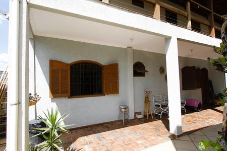 Casa à venda com 360m², 4 quartos e 4 vagasVaranda