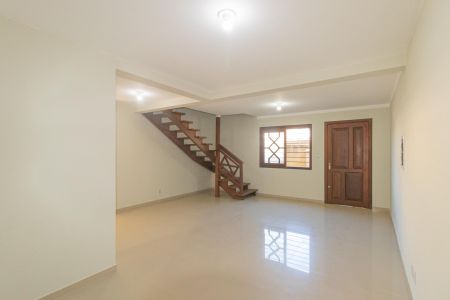 Casa para alugar com 150m², 3 quartos e 2 vagasSala