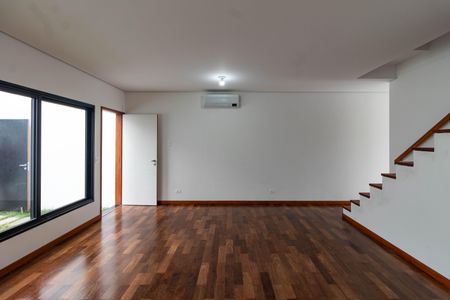 Sala de casa à venda com 4 quartos, 190m² em Vila Ipojuca, São Paulo