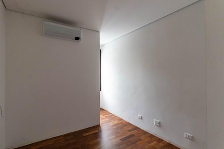 Casa à venda com 190m², 4 quartos e 2 vagasSuíte 1