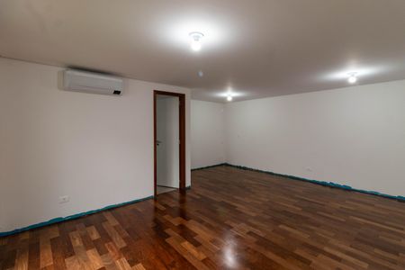 Casa à venda com 190m², 4 quartos e 2 vagasSuíte 4