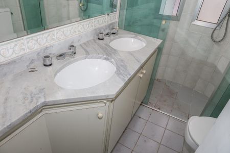 Apartamento à venda com 84m², 3 quartos e 2 vagasBanheiro da Suíte