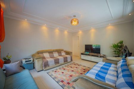 Casa à venda com 5 quartos, 359m² em Km 18, Osasco