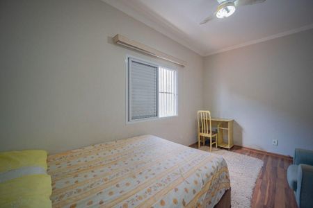Casa à venda com 5 quartos, 359m² em Km 18, Osasco