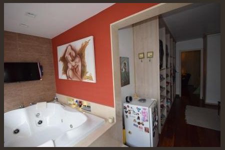 Casa à venda com 4 quartos, 228m² em Piratininga, Niterói