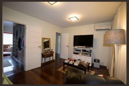 Casa à venda com 4 quartos, 228m² em Piratininga, Niterói