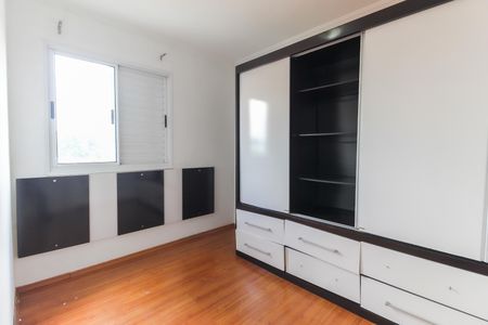 Quarto 1 de apartamento para alugar com 2 quartos, 50m² em Vila Taquari, São Paulo