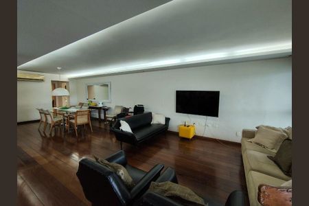 Apartamento à venda com 4 quartos, 280m² em Icaraí, Niterói