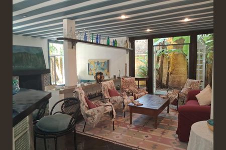 Casa à venda com 4 quartos, 600m² em Alphaville Residencial Dois, Barueri