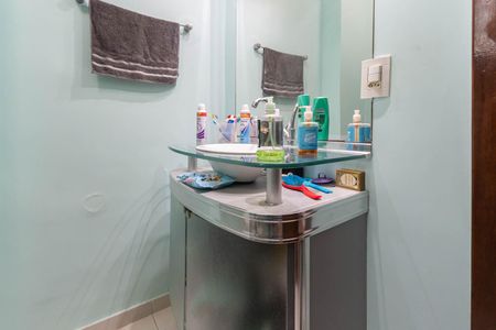 Casa à venda com 100m², 2 quartos e 1 vagaBanheiro