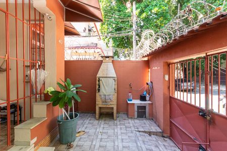 Casa à venda com 100m², 2 quartos e 1 vagaQuintal