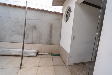Casa à venda com 75m², 1 quarto e 2 vagasQuintal