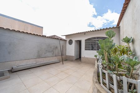 Casa à venda com 75m², 1 quarto e 2 vagasQuintal