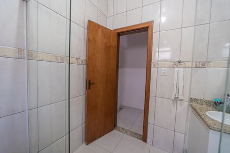 Casa à venda com 75m², 1 quarto e 2 vagasBanheiro