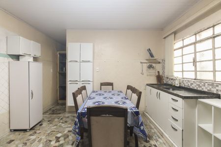 Casa para alugar com 192m², 3 quartos e 4 vagasCozinha 
