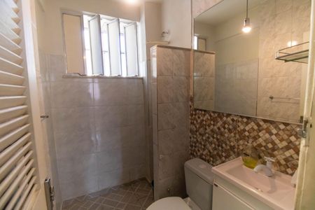 Banheiro de apartamento à venda com 1 quarto, 60m² em Centro, Niterói