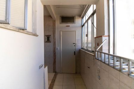 Apartamento à venda com 60m², 1 quarto e sem vagaCozinha e Área de Serviço