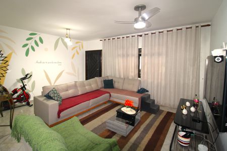 Sala de casa à venda com 3 quartos, 132m² em Vila Baruel, São Paulo