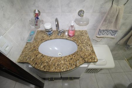Casa à venda com 132m², 3 quartos e 2 vagasBanheiro