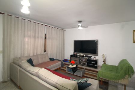 Casa à venda com 132m², 3 quartos e 2 vagasSala