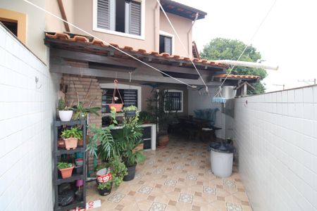 Casa à venda com 132m², 3 quartos e 2 vagasQuintal