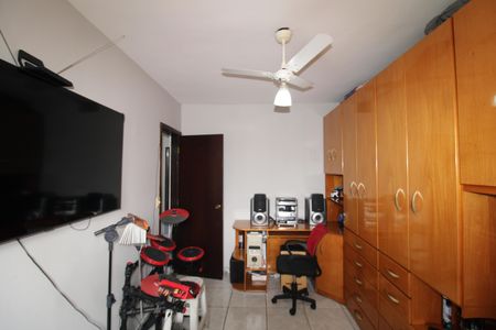 Casa à venda com 132m², 3 quartos e 2 vagasQuarto 2