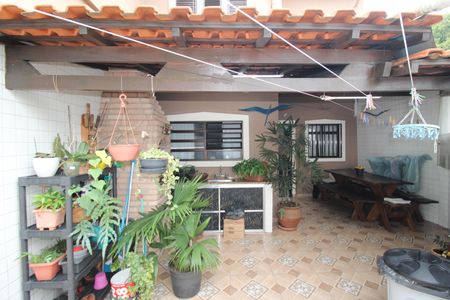 Casa à venda com 132m², 3 quartos e 2 vagasQuintal
