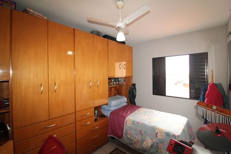 Casa à venda com 132m², 3 quartos e 2 vagasQuarto 2