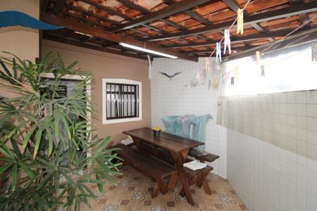 Casa à venda com 132m², 3 quartos e 2 vagasQuintal