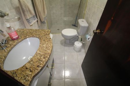 Casa à venda com 132m², 3 quartos e 2 vagasBanheiro