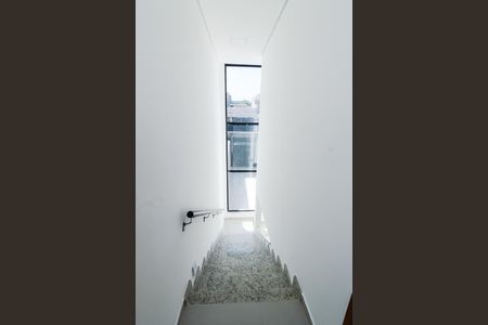 Casa para alugar com 110m², 3 quartos e 4 vagasEscada Quartos/Sala
